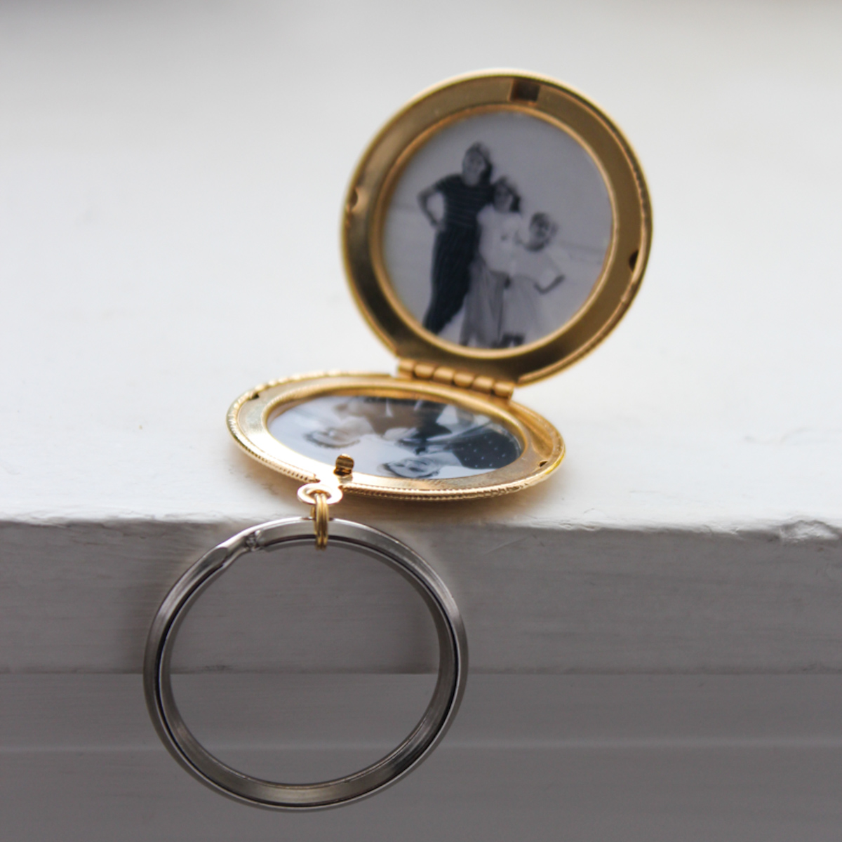 Large Dots Keychain Photo Locket in Gold or Antique SIlver - Image 13