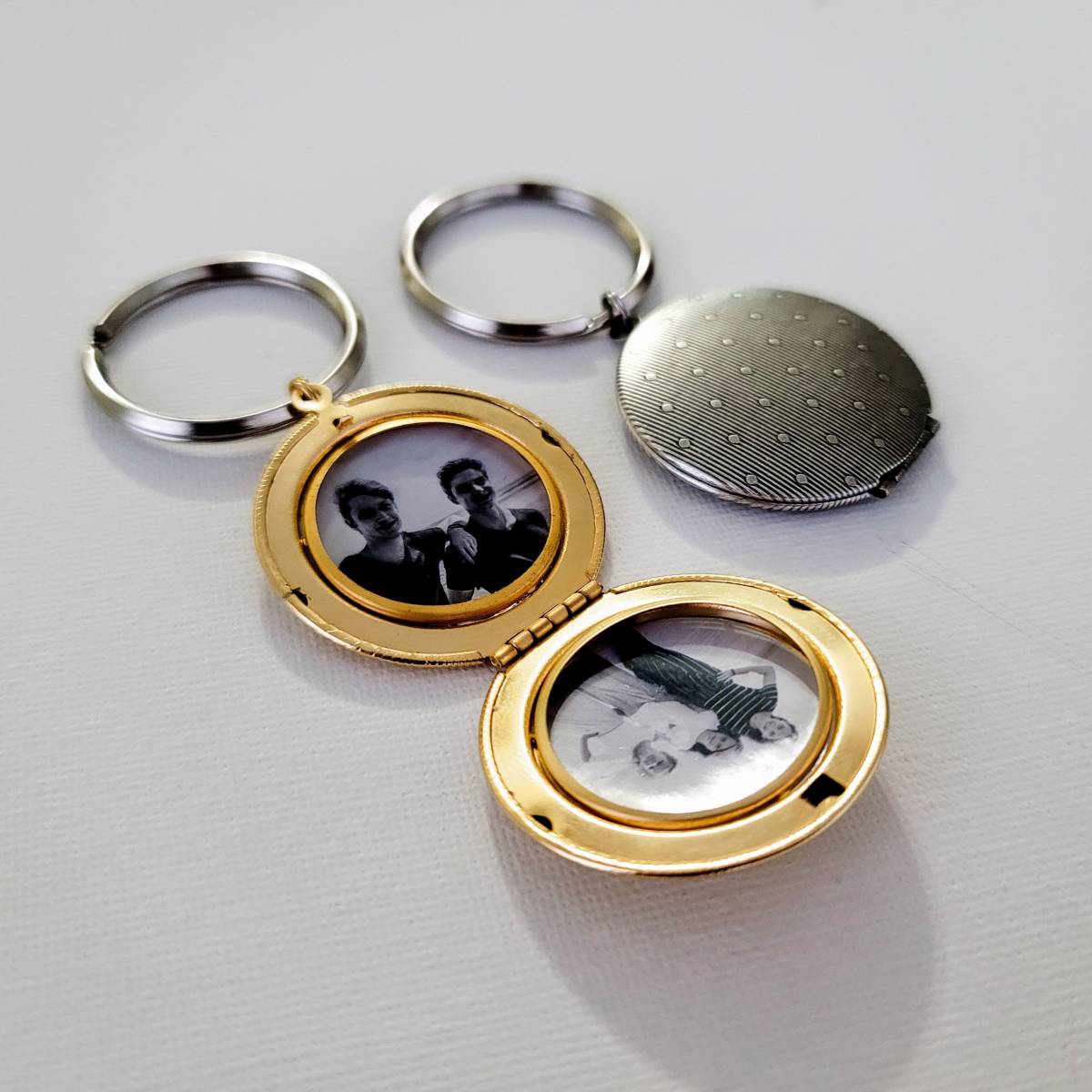 Large Dots Keychain Photo Locket in Gold or Antique SIlver - Image 5
