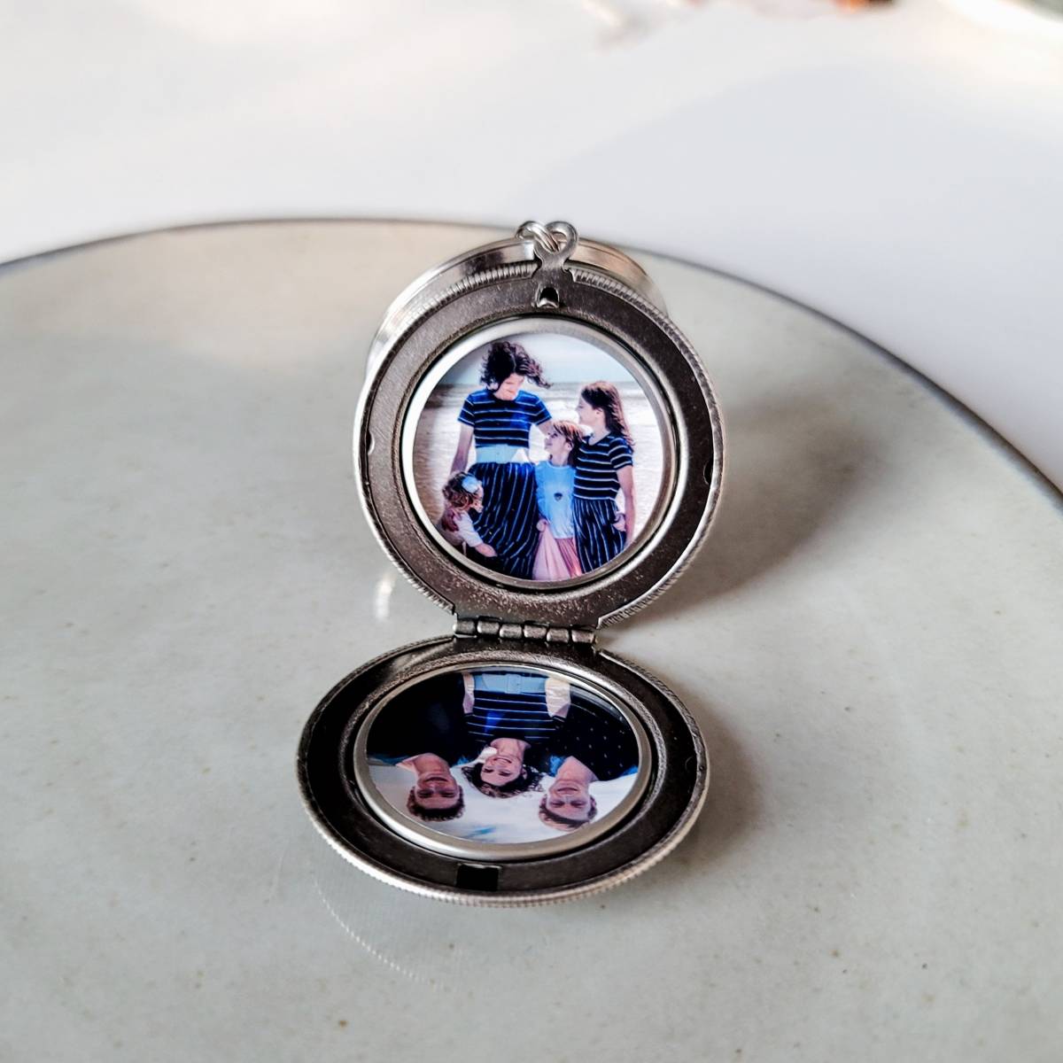 Large Dots Keychain Photo Locket in Gold or Antique SIlver - Image 7