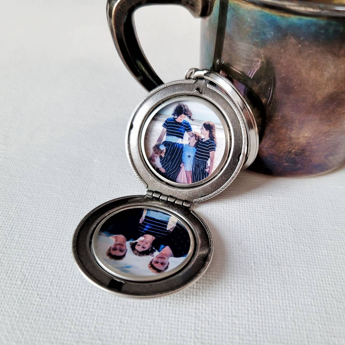 Large Dots Keychain Photo Locket in Gold or Antique SIlver - Image 8