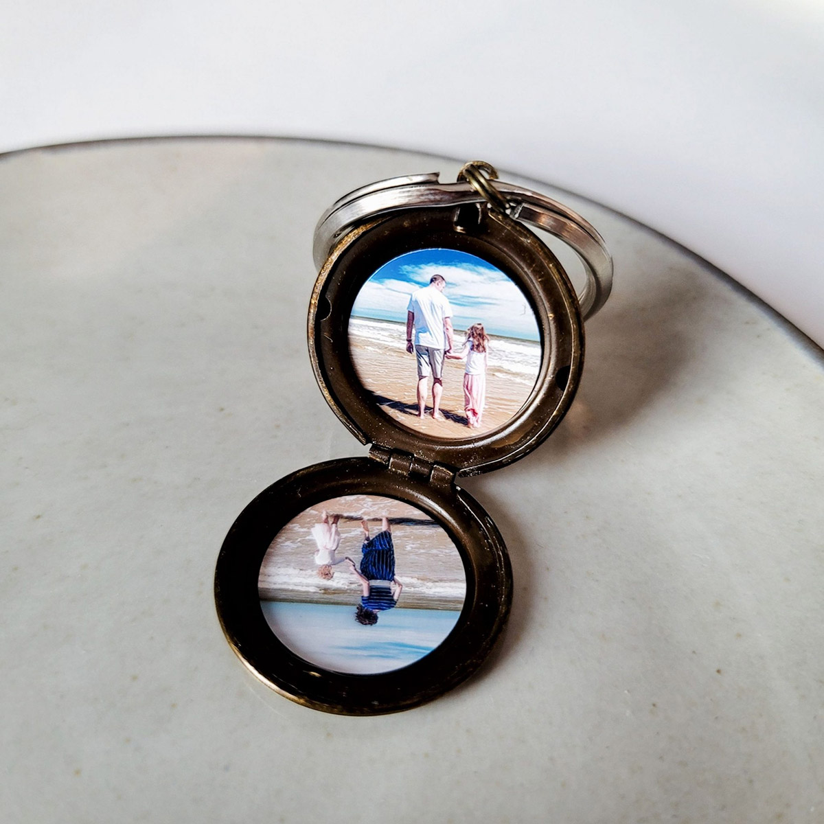 Bronze Keychain Photo Locket - Image 8