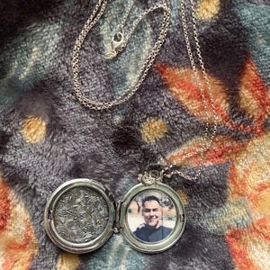 Vintage Floral Locket photo review