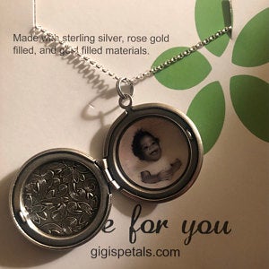 Vintage Floral Locket photo review