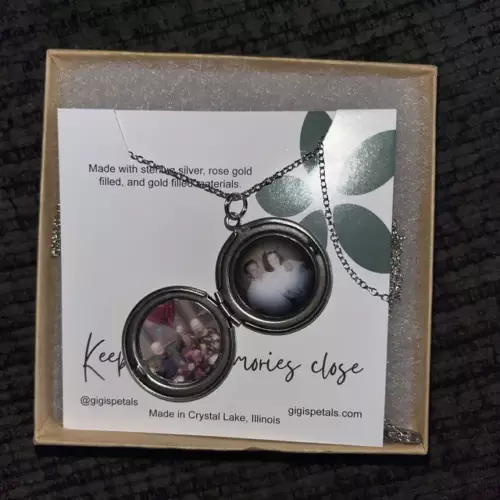 Vintage Floral Locket photo review